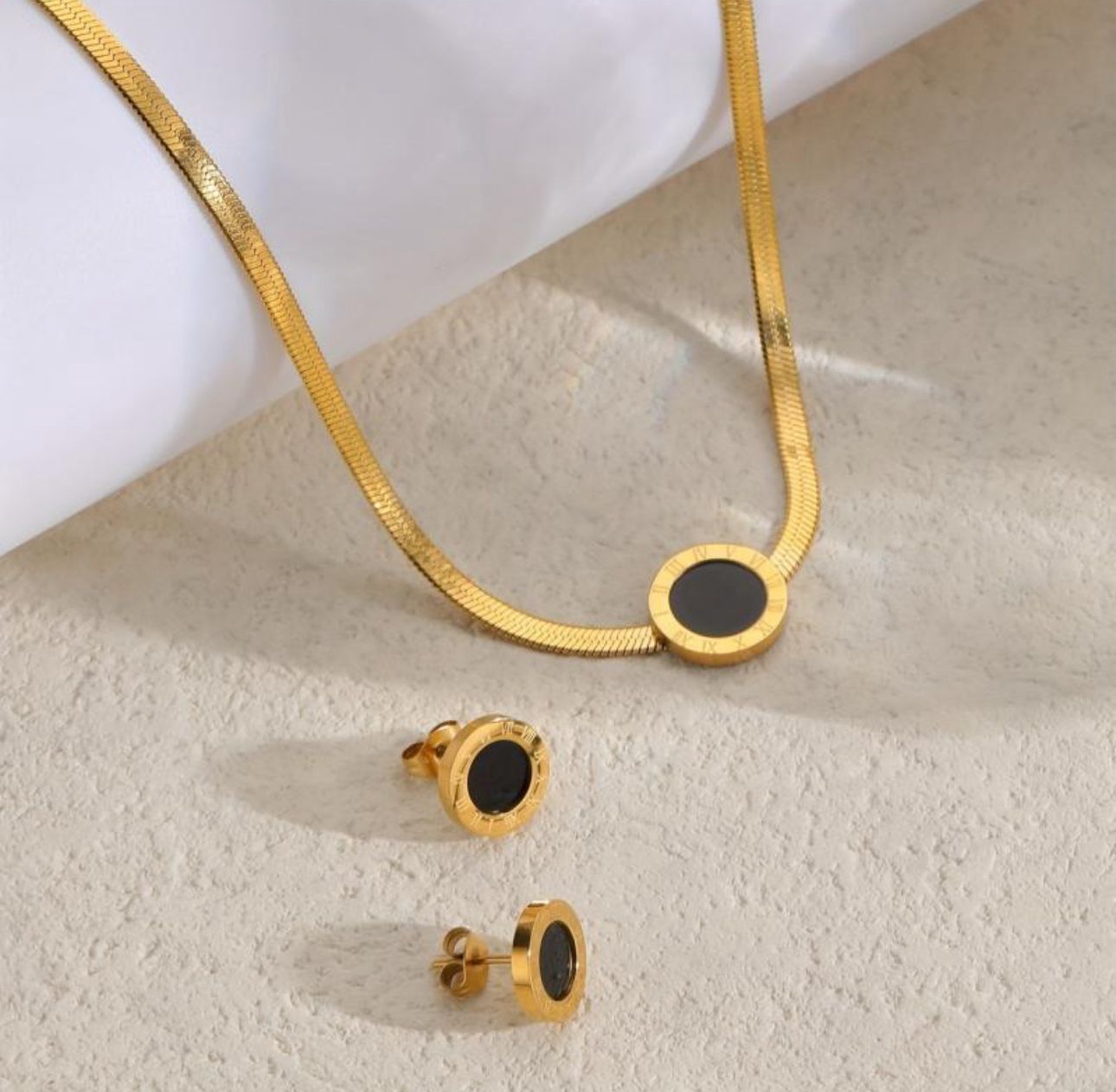 Stainless Steel Round Snake Roman Numerals Pendant